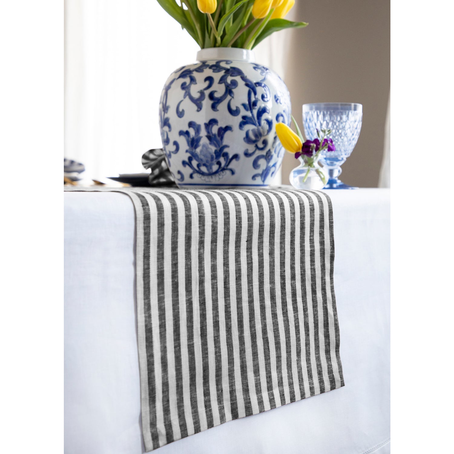 #color_black-and-white-amalfi-stripe