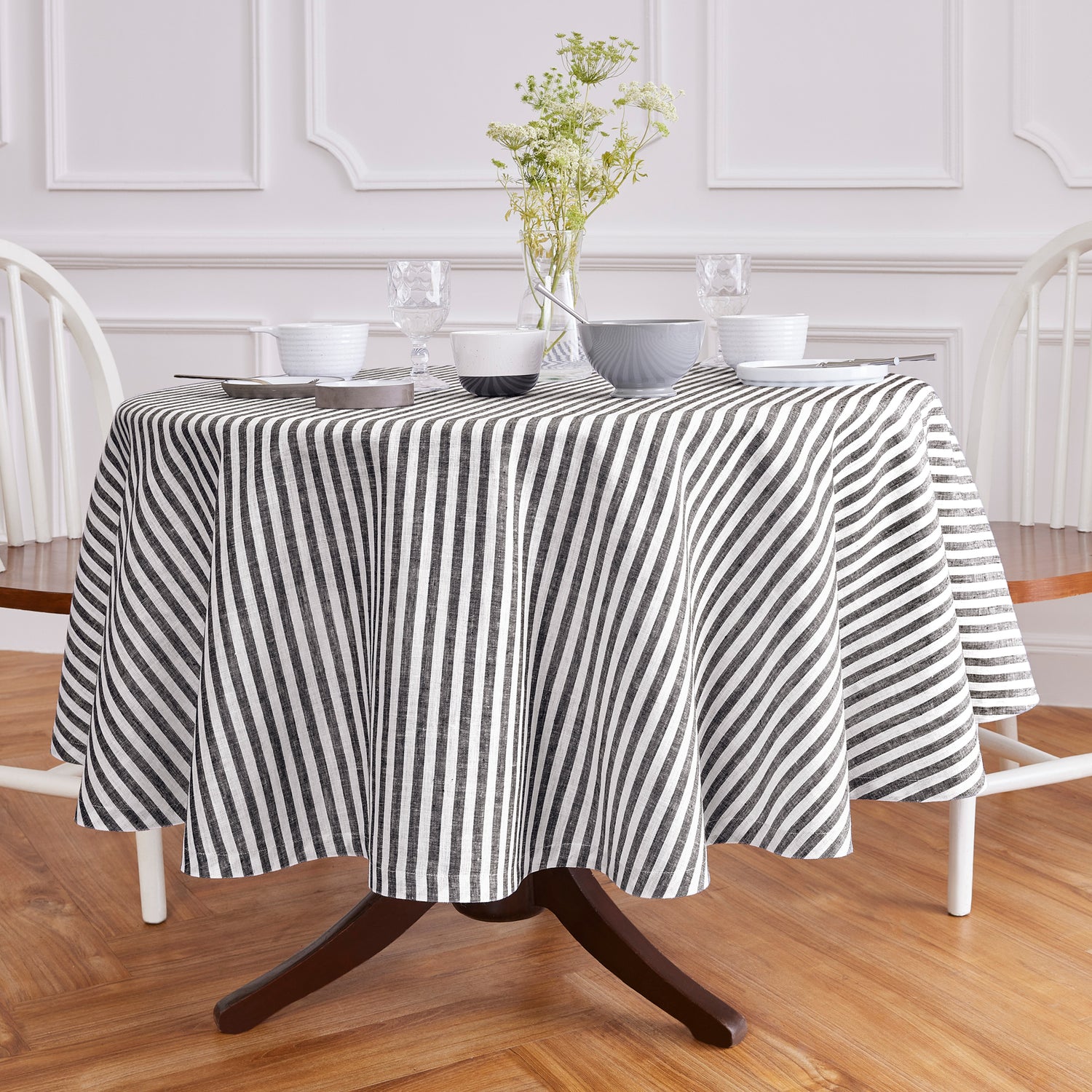 #color_black-and-white-amalfi-stripe