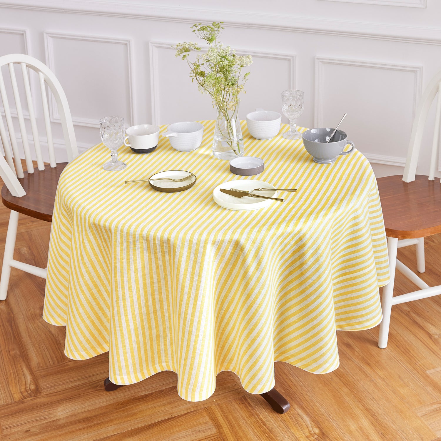 #color_primrose-yellow-and-white-amalfi-stripe