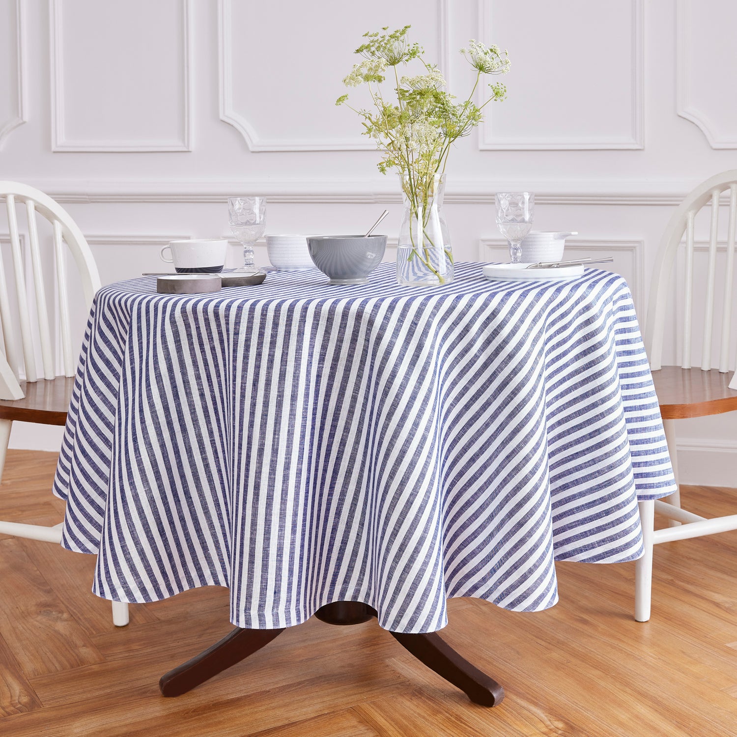 #color_navy-and-white-amalfi-stripe