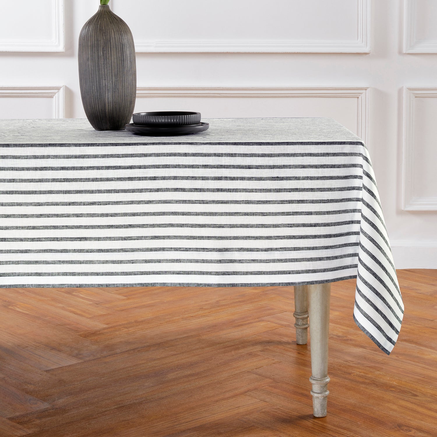 #color_black-and-white-madison-stripe