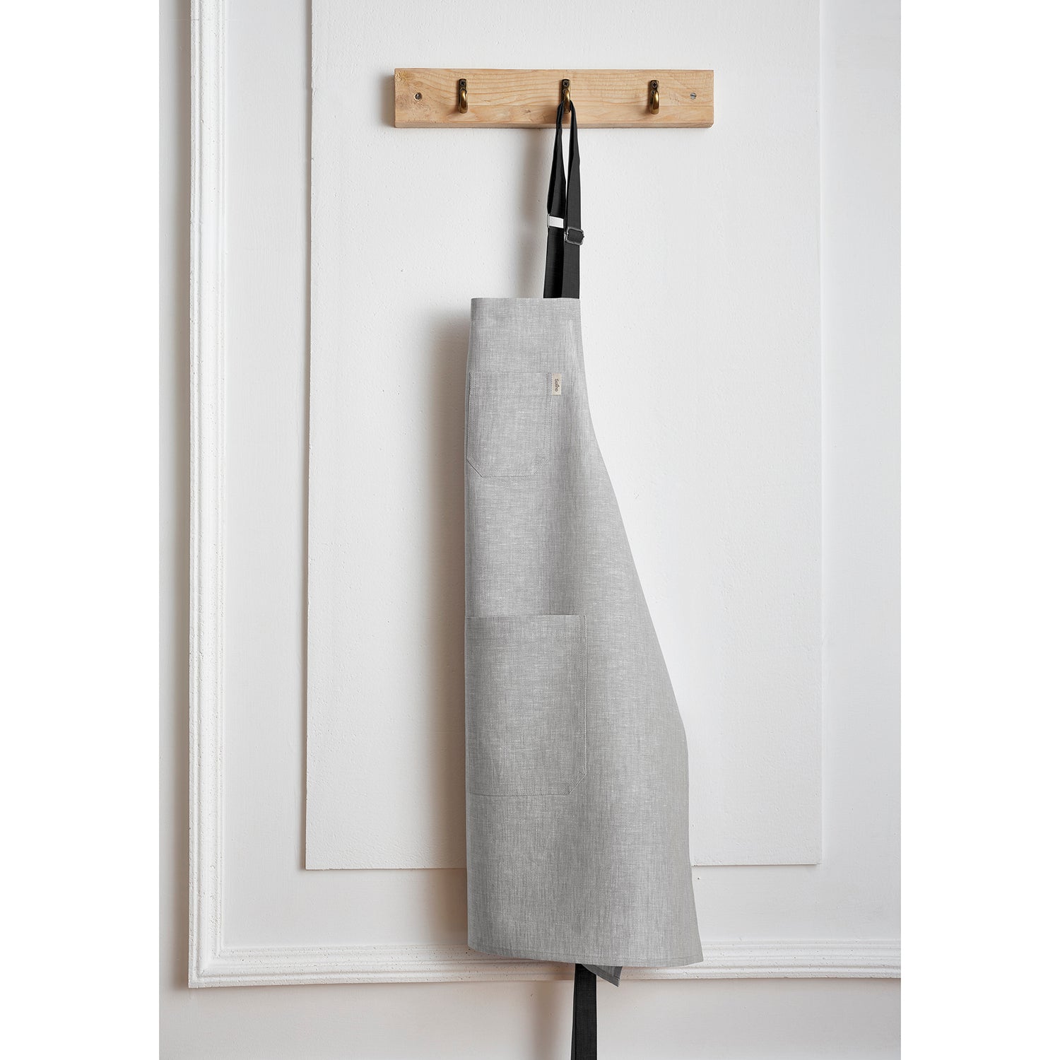 #color_light-grey-apron-with-black-tie