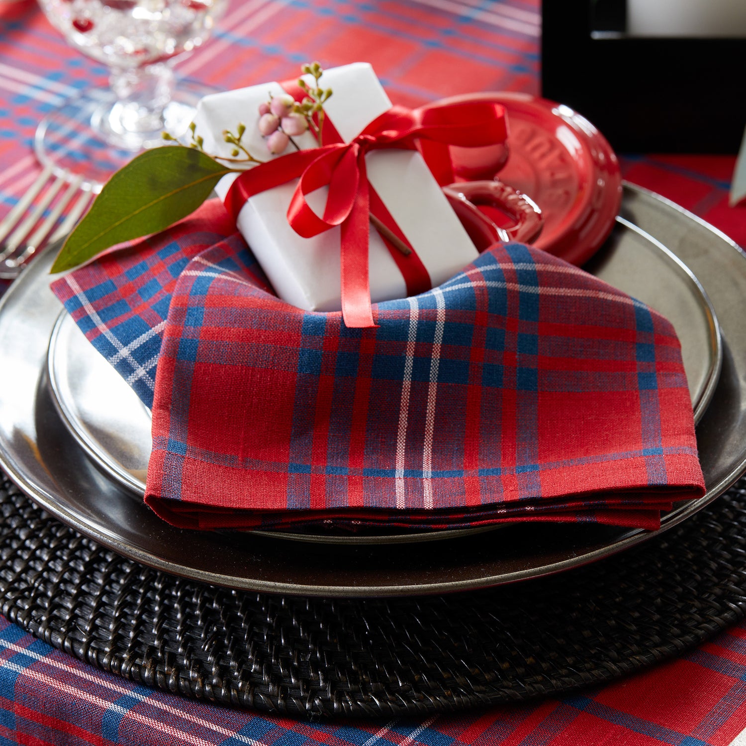 #color_red-and-navy-plaid