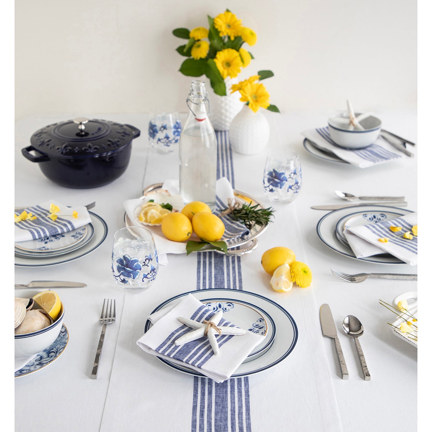 #color_navy-and-white-farmhouse