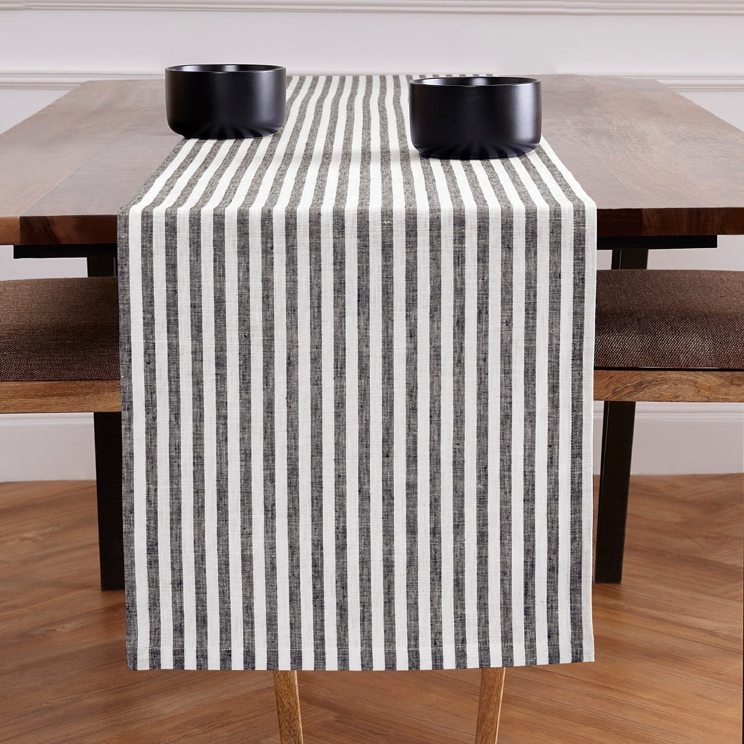 #color_black-and-white-amalfi-stripe