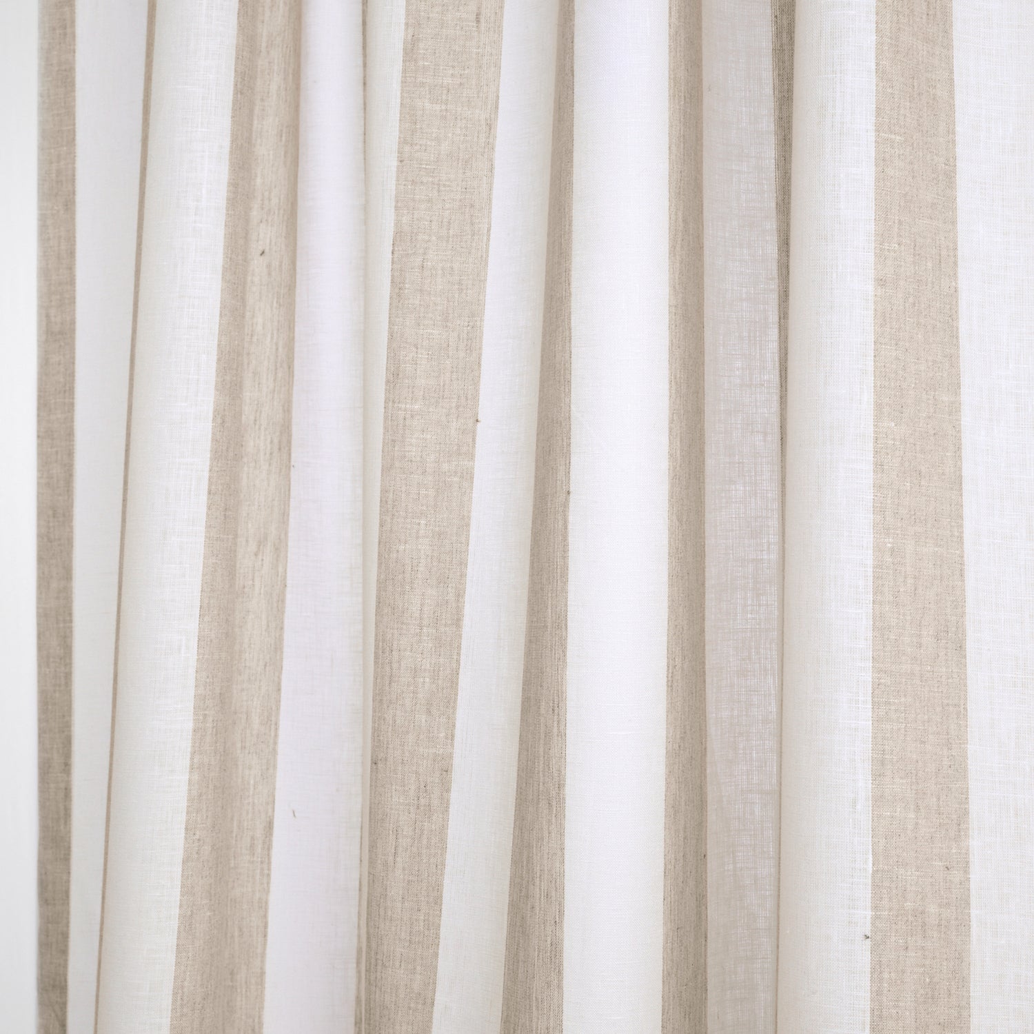 #color_natural-and-white-cabana-stripe