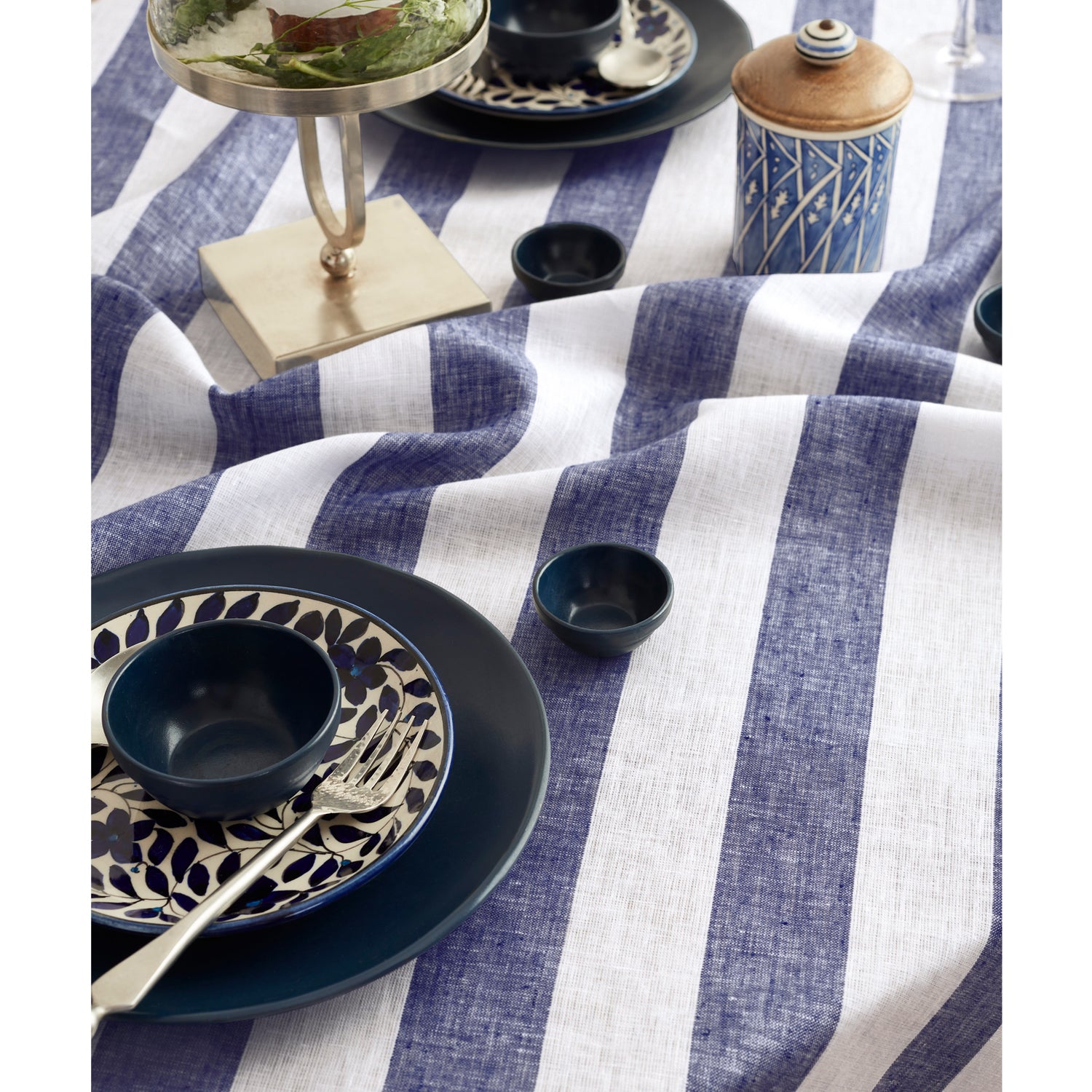 #color_navy-and-white-cabana-stripe