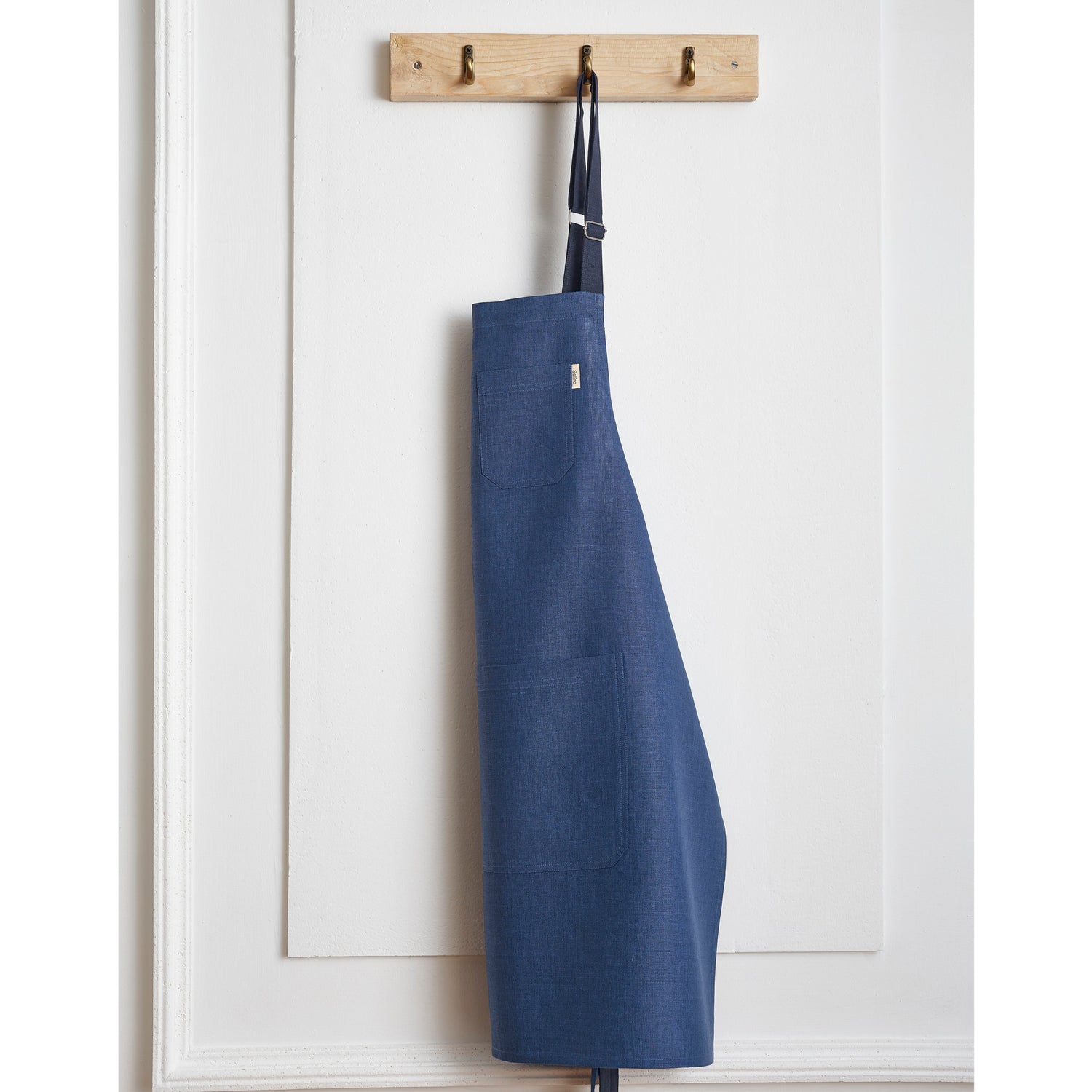 #color_blue-apron-with-navy-tie