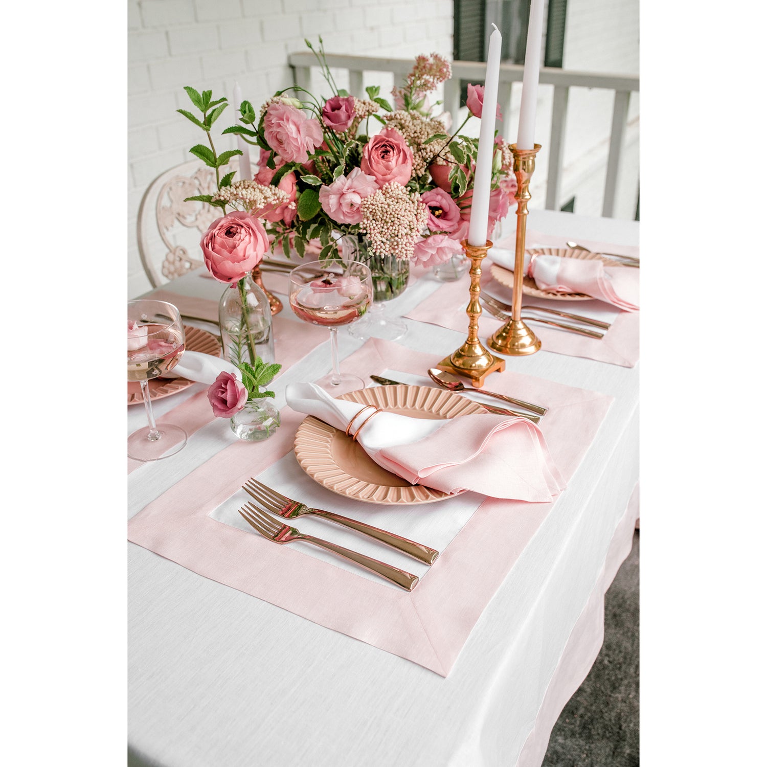 #color_blush-pink-and-white-contempo