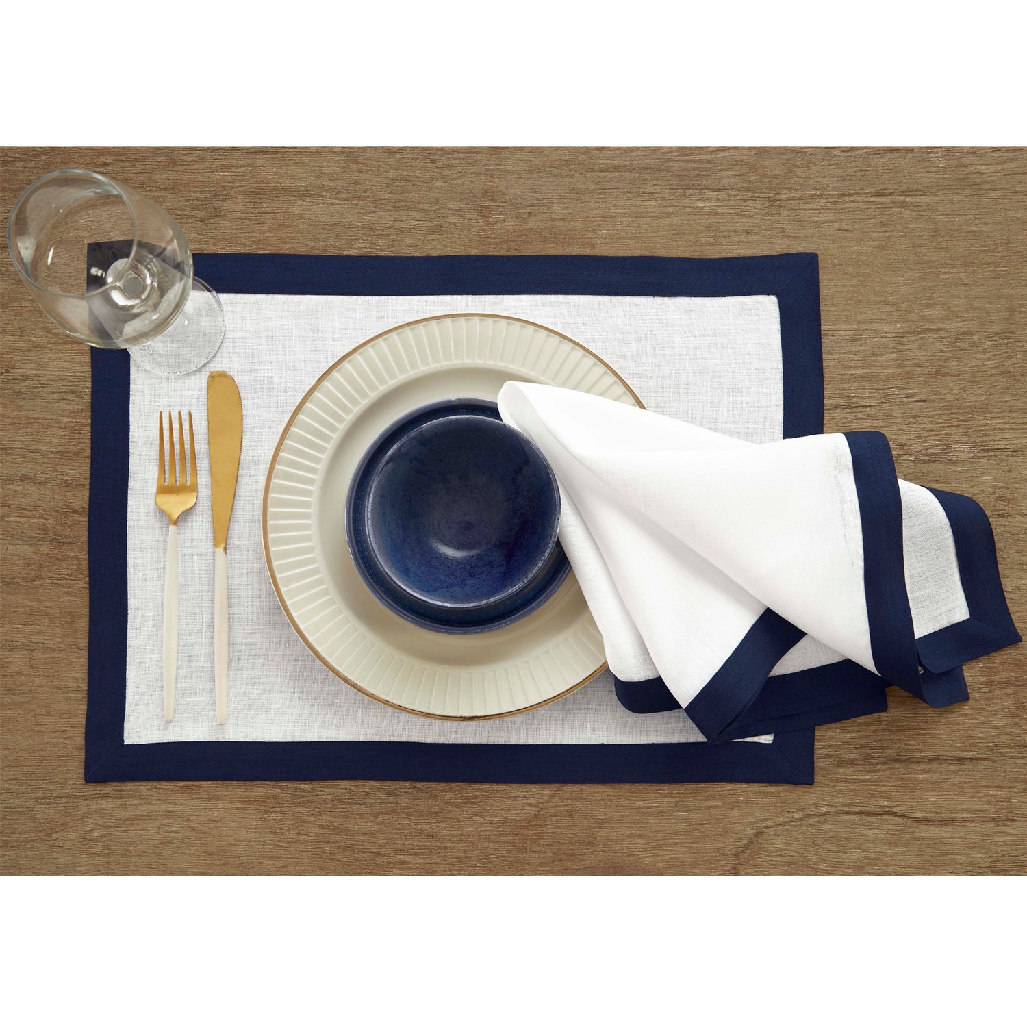 #color_navy-and-white-classic